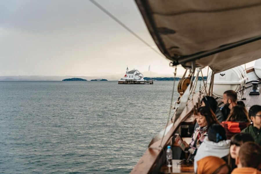 Oslo: Fjord Evening Cruise with Shrimp Buffet - The shrimp buffet: fresh, simple, and hands-on