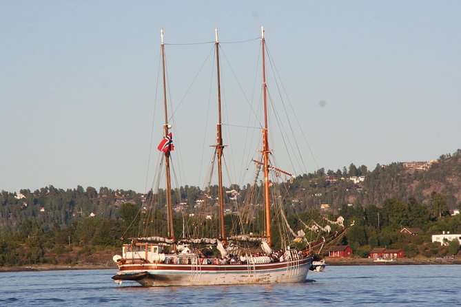 Oslo Fjord Evening Cruise with Shrimp Buffet on a Sailing Ship - The first hour, city sights from the fjord