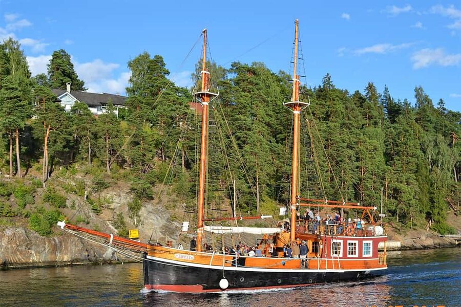 Oslo: Fjord Mini Cruise by Wooden Sailing Ship - What you see from Rådhusbrygge 3