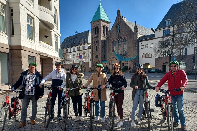 Oslo Highlights Bike Tour - The Royal Palace and a few mild hills