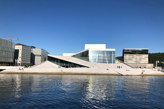 Oslo Panorama Tour with Holmenkollen Ski Jump and Vigeland Park - What the coach and guide add