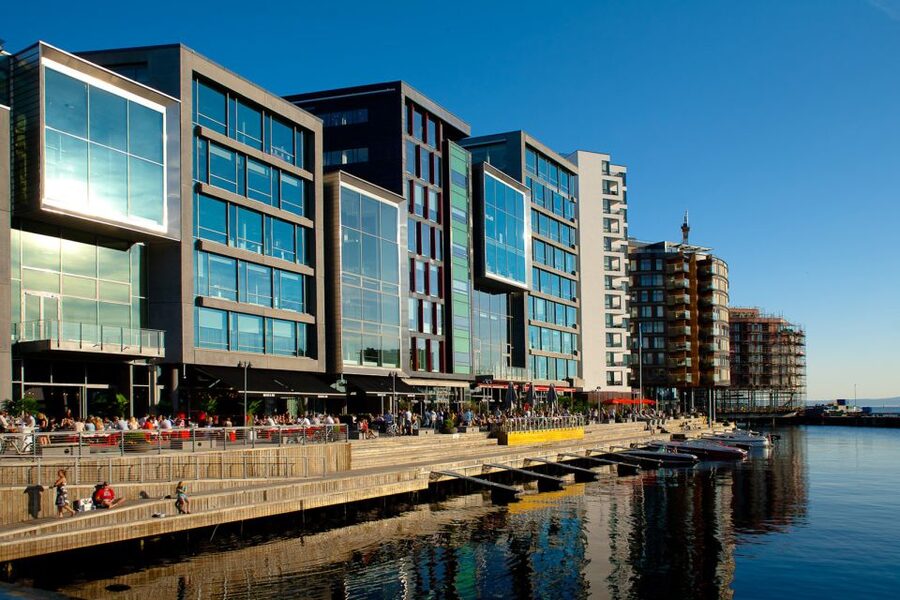 Oslo: Private City Center Highlights Guided Walking Tour - Parliament, the Royal Palace, and the university