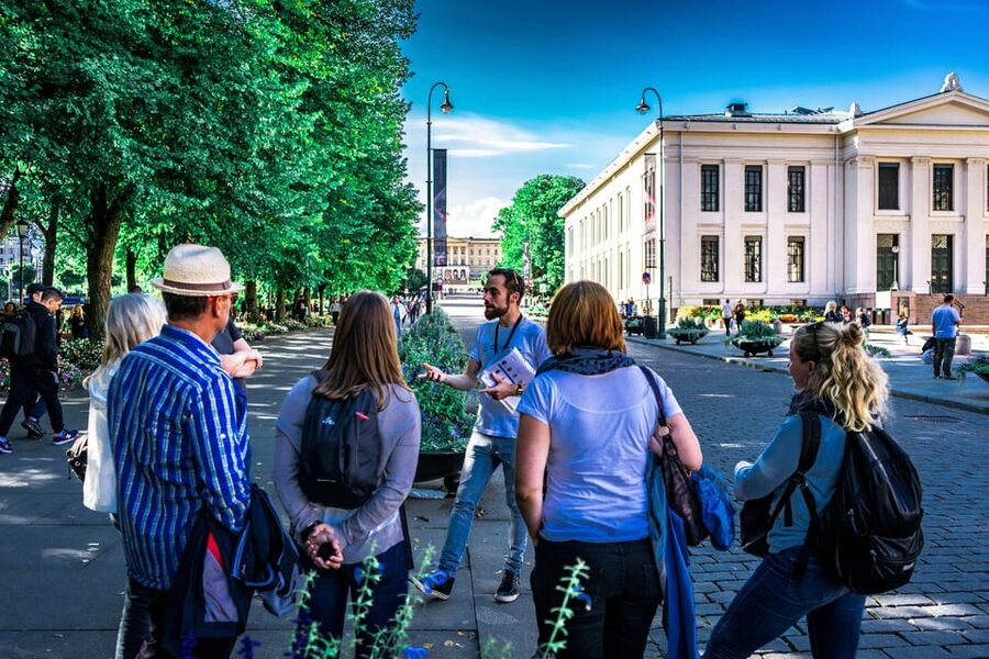 Oslo: Private Walking Tour - Guide quality and the private format