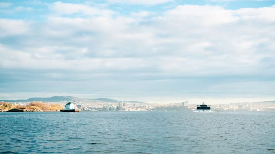 Oslo: Scenic Fjord Cruise with Audio Guide Commentary - Sørenga and the Return Toward Central Oslo
