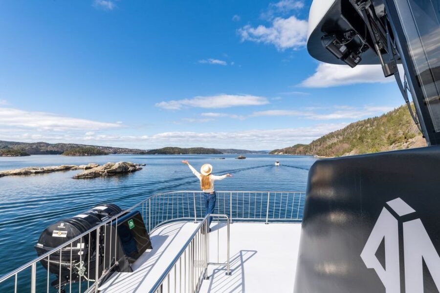 Oslo: Scenic Fjord Cruise with Audio Guide Commentary - Akershus Fortress and the Working Harbor