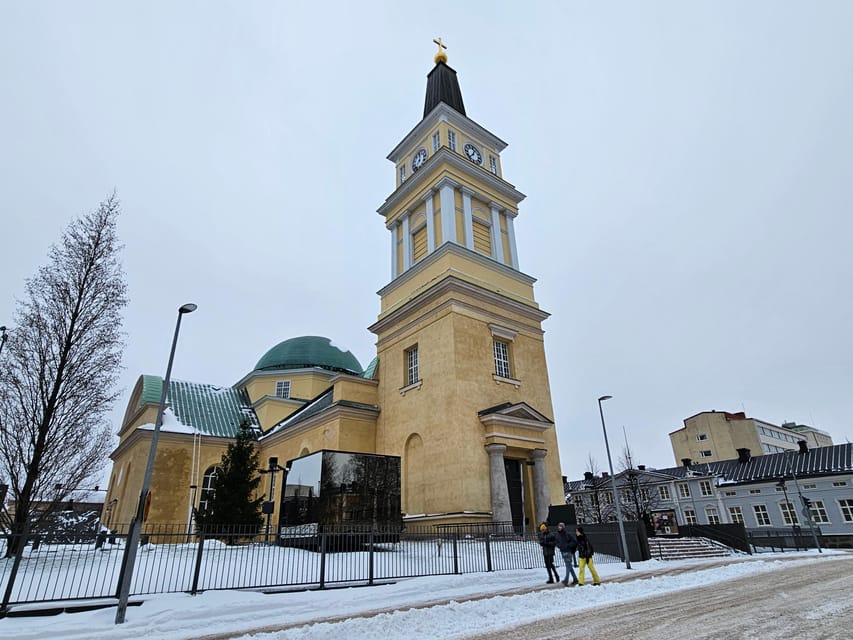 Oulu: City Tour - The river and bay make this more than a standard city walk