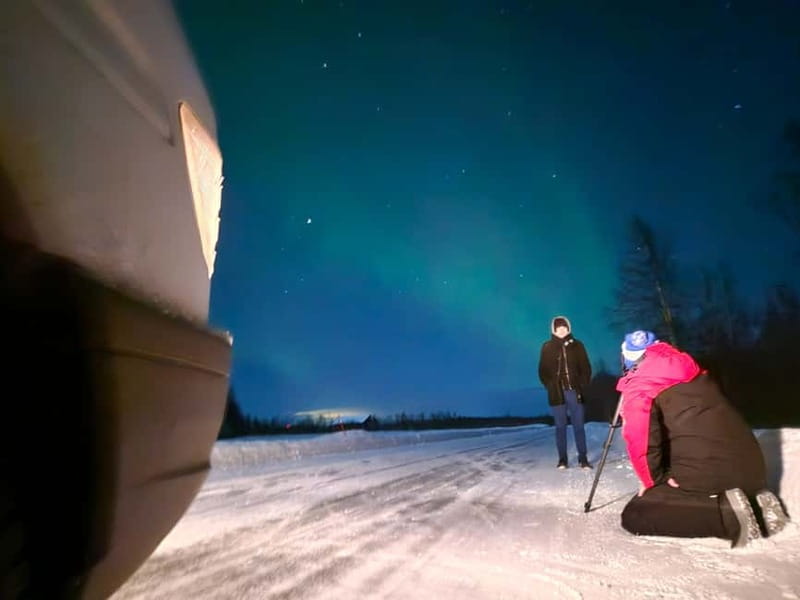 Oulu: Starguaranteed Northern Lights Mobile Chase - Photography under the Northern Lights