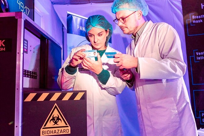 Outbreak Escape Room - Decoration, costumes, and the sense of occasion