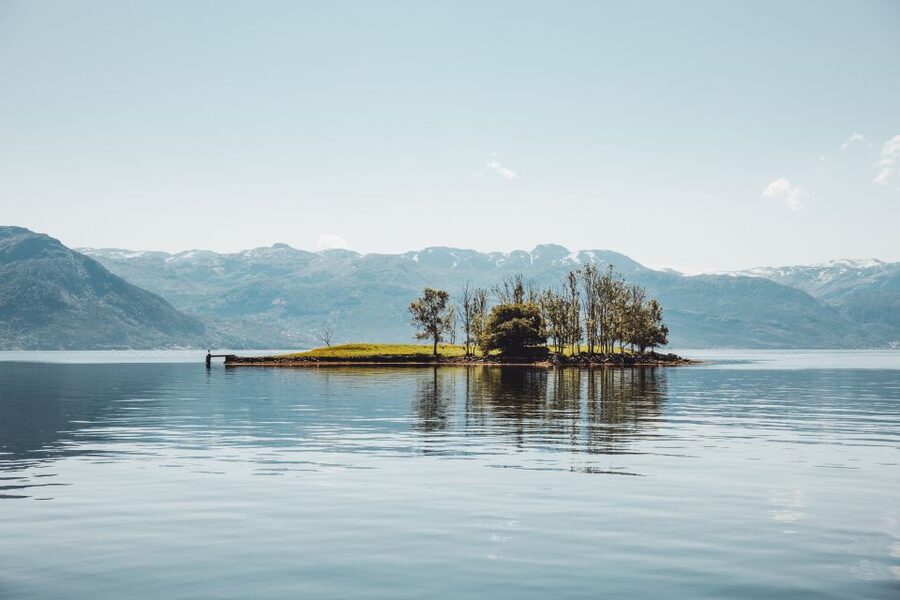 Øystese: Hardangerfjord and Fyksesund RIB Fjord Adventure - Why this RIB trip reaches places larger boats miss