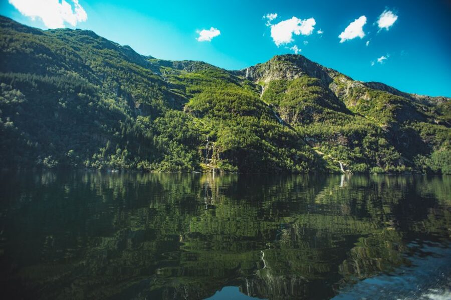 Øystese: Hardangerfjord and Fyksesund RIB Fjord Adventure - Botnen and the old fjord-farm way of life