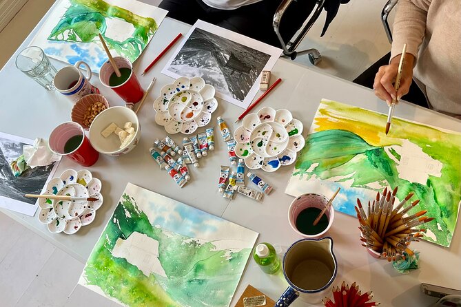 Paint Norwegian landscape with watercolor in Bergen - Why the small group matters