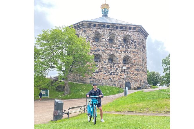 Private Bike Tour in Gothenburg with Pickup - Museum of Fine Art: a short photo stop