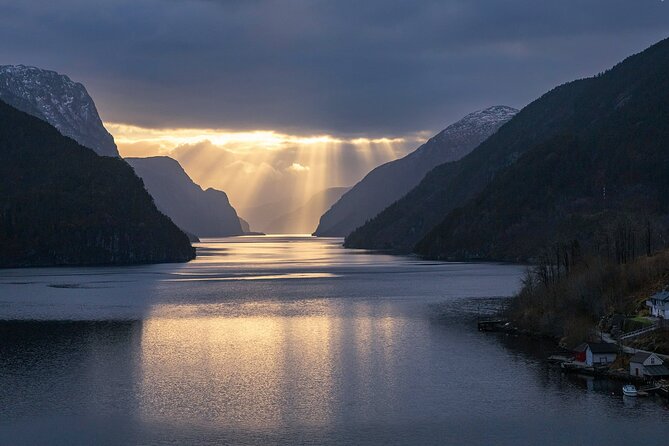 Private Cruise: Mostraumen by Zodiac or Lux Pontoon Boat - Stamneshella and the living fjord