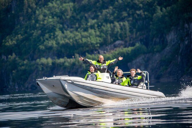 Private Cruise: Mostraumen by Zodiac or Lux Pontoon Boat - Bolstadoyri and the scenic return to Bergen