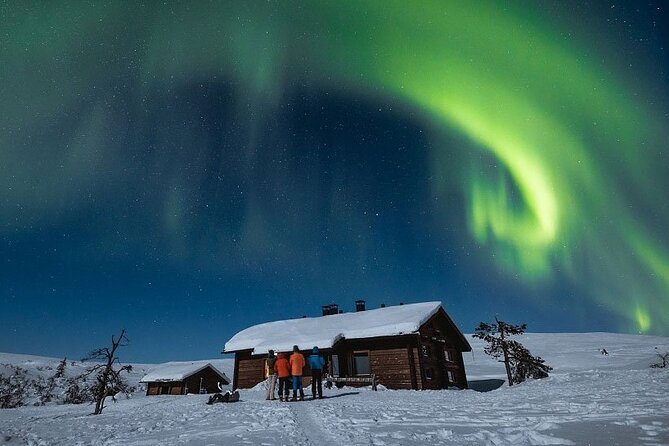 Private Group: Northern Lights Hunt 4x4 SUV with Aurora guarantee - What to wear and what to expect in the cold