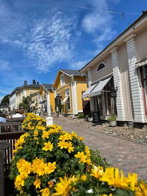 Private Medieval Porvoo by Car from Helsinki - A break at Tea and Coffee House Helmi