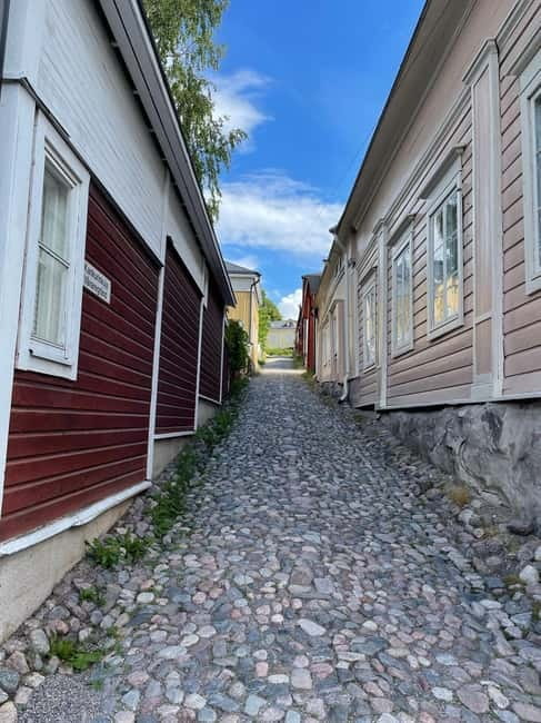 Private Medieval Porvoo by Car from Helsinki - Peter and Tatiana: the personal guide matters