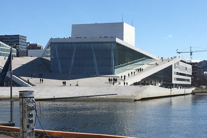 Private sightseeing in a Volvo XC 90 All inclusive museum/guiding - Tryvann: Oslo from above
