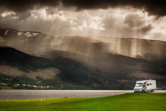 Private tour to Sognefjord and Flåm from Bergen, 24 hr refundable - Stegastein delivers the high viewpoint