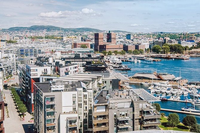 Private Transfer from Oslo Airport to Oslo City Centre - The 35 to 45 minute ride into Oslo