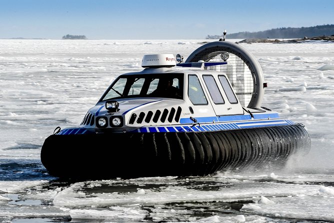 Redrib Ice Experience - Walking a snowy island