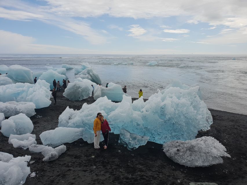 Reykjavík: 2-Day Tour with Icebergs, Glaciers & Waterfalls - Guides, group care, and what changes the day