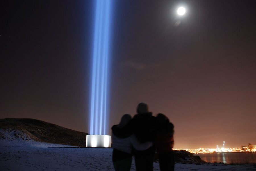 Reykjavik: 2-Hour Imagine Peace Tower Tour - Walking across Viðey island to the light