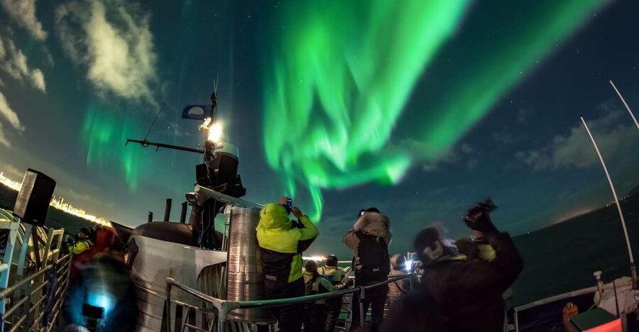 Reykjavik: 2-Hour Northern Lights by Boat with Backup Plan - Why this boat trip makes sense in Reykjavik