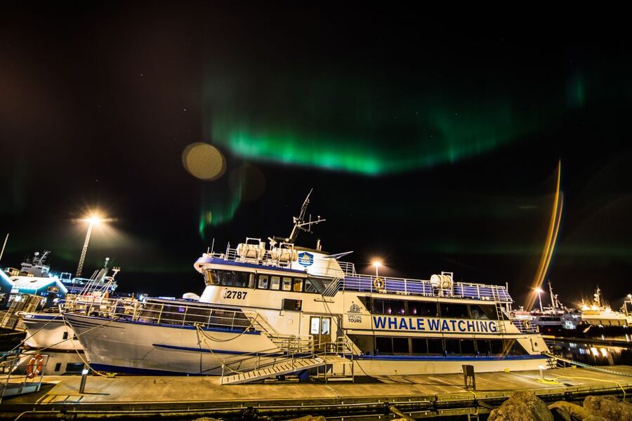 Reykjavik: 2-Hour Northern Lights by Boat with Backup Plan - Leaving Old Harbor for Faxaflói Bay
