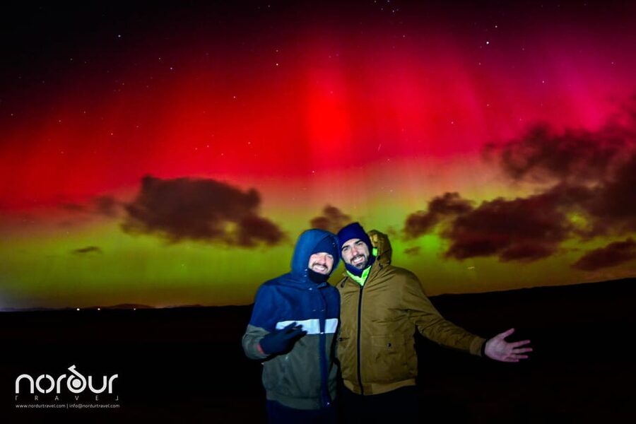 Reykjavík: 4x4 Minibus Northern Lights with Photo and Cocoa - Four hours, and sometimes a late finish