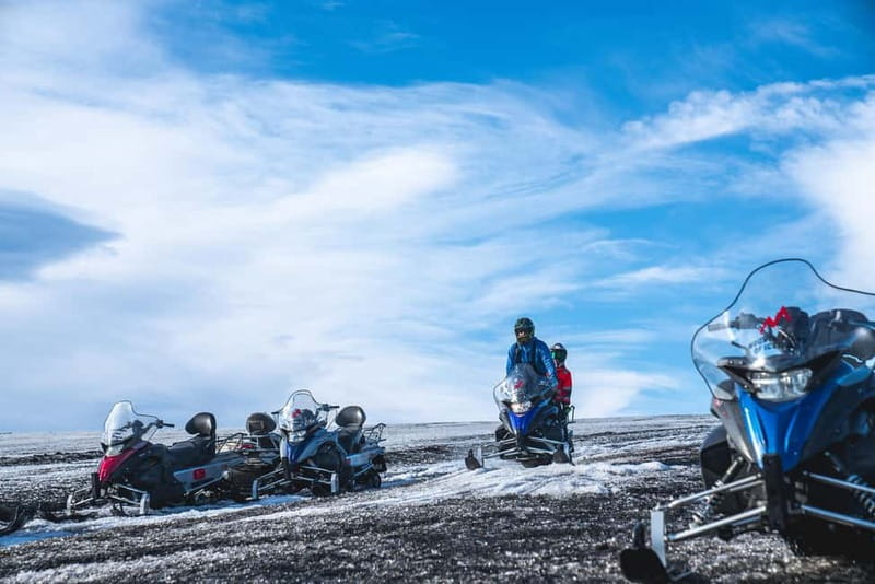 Reykjavík: Glacier Snowmobile and Hot Springs with Pickup - One hour on the glacier