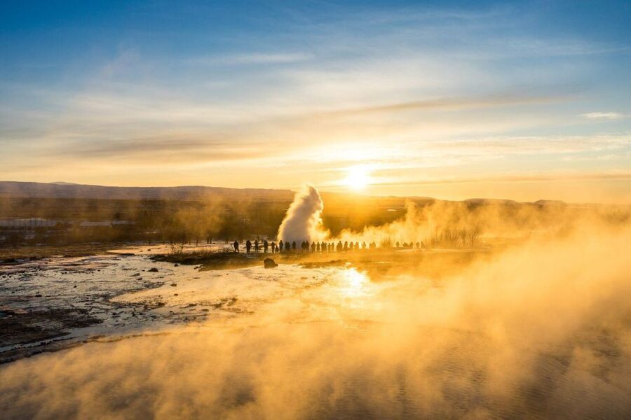 Reykjavík: Golden Circle Afternoon Tour - Geysir turns geothermal heat into a show