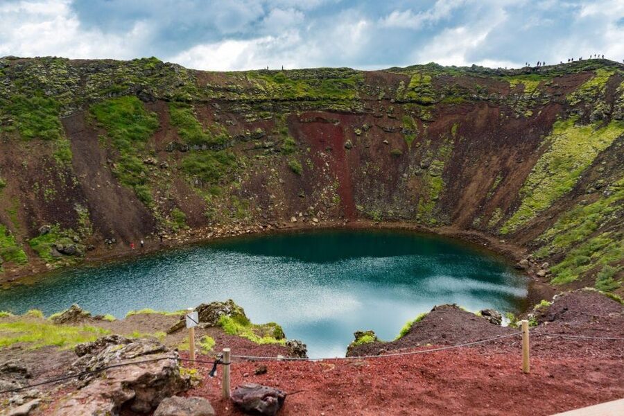 Reykjavík: Golden Circle Afternoon Tour - The minibus and guide shape the day