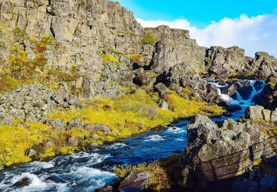 Reykjavík: Golden Circle and Silfra Snorkeling Combo Tour - Kerið Crater and the extra stop on the route