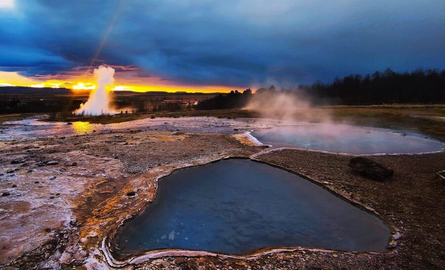 Reykjavik: Golden Circle, Kerid Crater and Sky Lagoon Tour - Þingvellir: plates, parliament, and a cold first walk