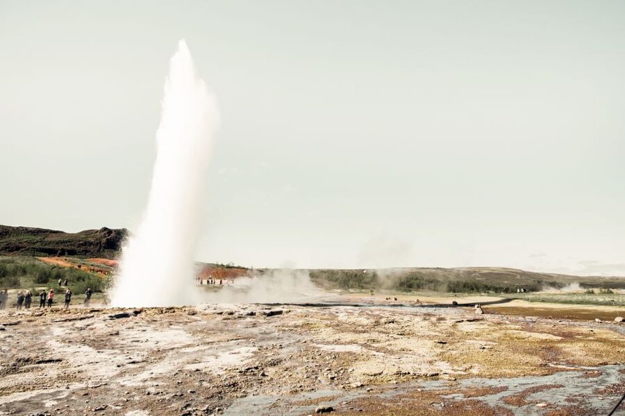 Reykjavík: Golden Circle Minibus Tour & Blue Lagoon Transfer - Geysir and Strokkur: the reliable eruption stop