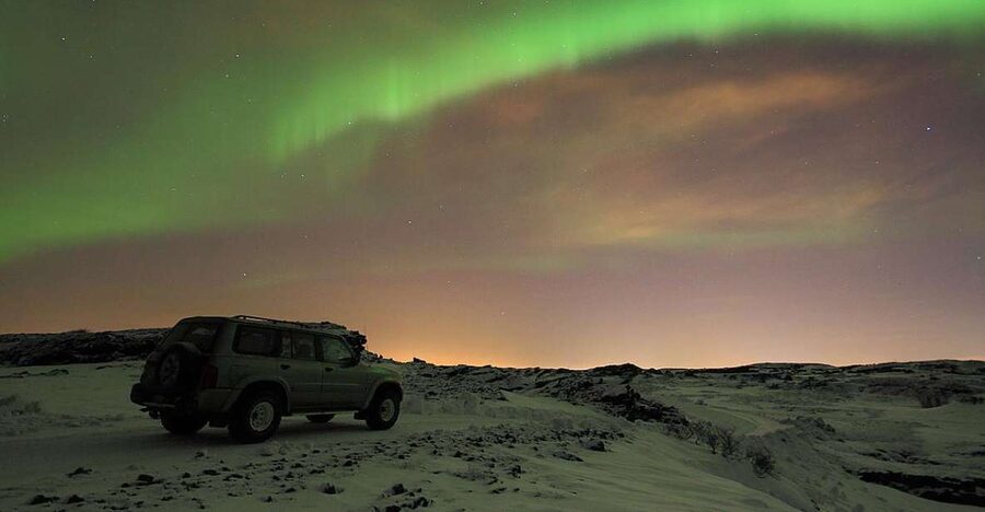 Reykjavik: Golden Circle & Northern Lights 4x4 Tour - One long Iceland day, from green valleys to dark skies