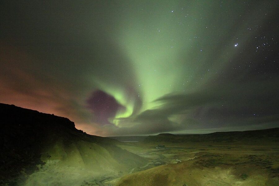 Reykjavik: Golden Circle & Northern Lights 4x4 Tour - The Northern Lights chase requires patience