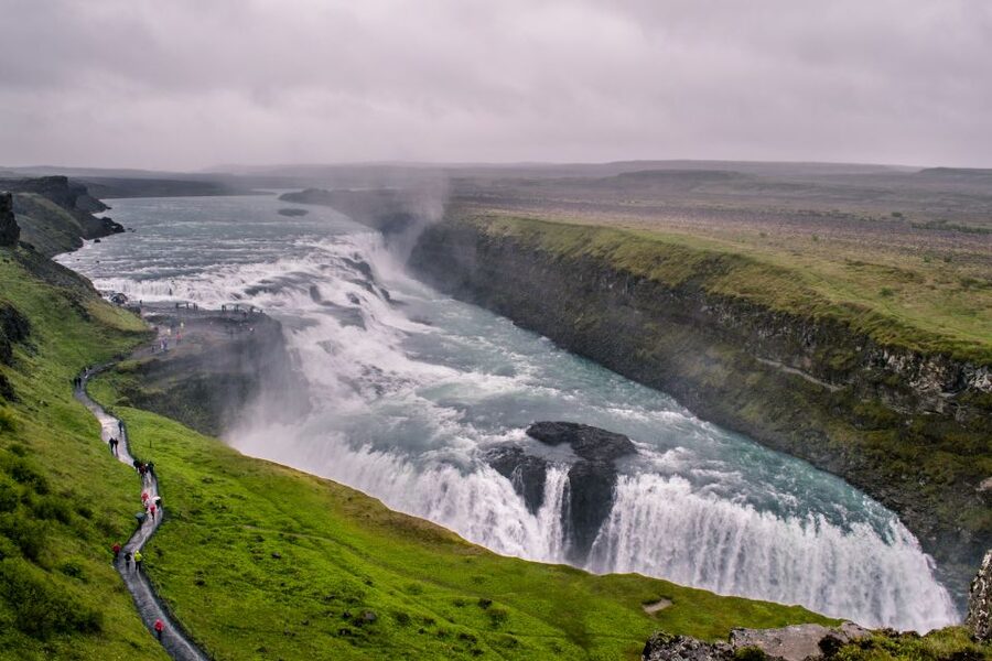 Reykjavik: Golden Circle, Tomato Farm and Kerið Crater Tour - Strokkur, the geyser that keeps time