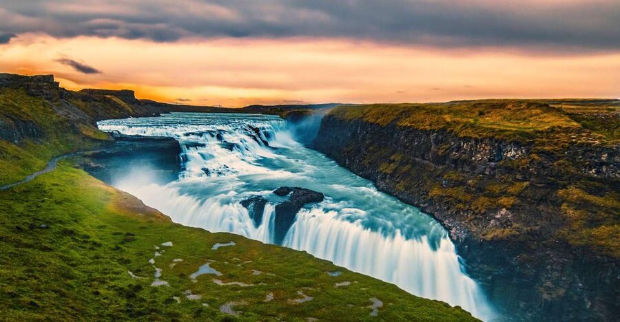 Reykjavik: Golden Circle, Tomato Farm and Kerið Crater Tour - Pickup in Reykjavik and the small-group ride