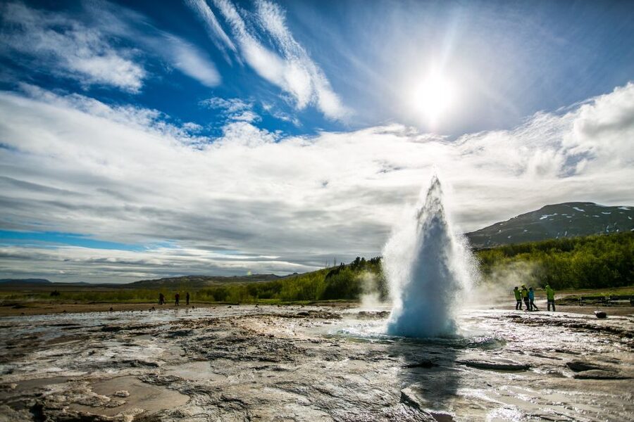 Reykjavik: Golden Circle Tour with Blue Lagoon Visit & Entry - Transport, technology, and what to pack