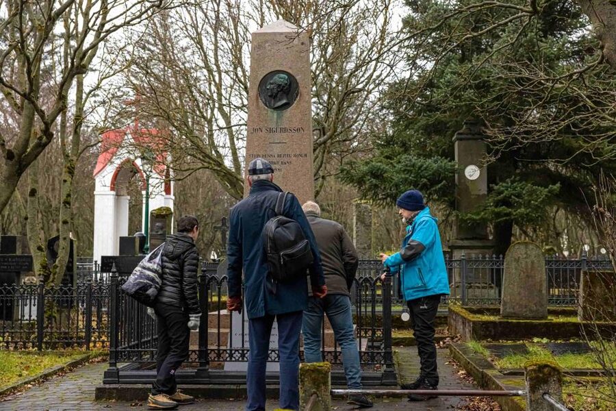 Reykjavik: Guided Folklore Walking Tour - Why this folklore walk works in modern Reykjavik