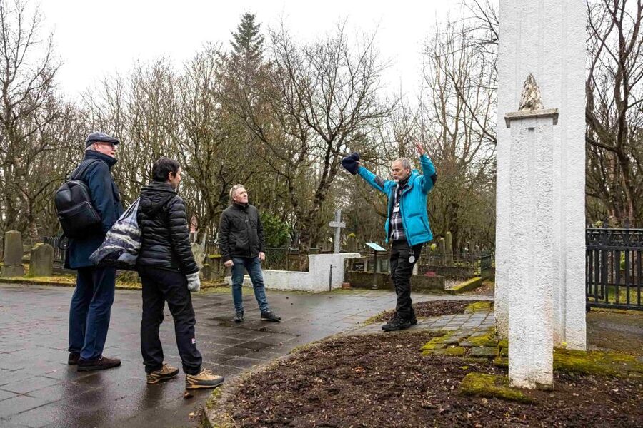 Reykjavik: Guided Folklore Walking Tour - Austurvöllur, Christmas creatures, and Icelandic magic