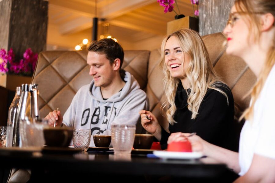 Reykjavik: Guided Foodie Walking Tour with 6 Tastings - Why the Guide Makes the Difference