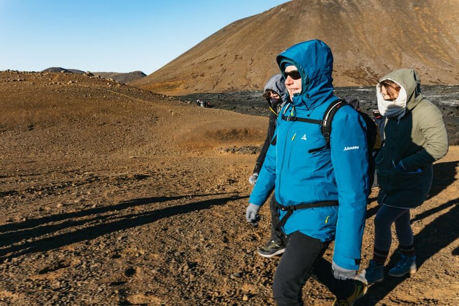 Reykjavik: Guided Tour to Volcano and Reykjanes Geopark - Who should book this experience?