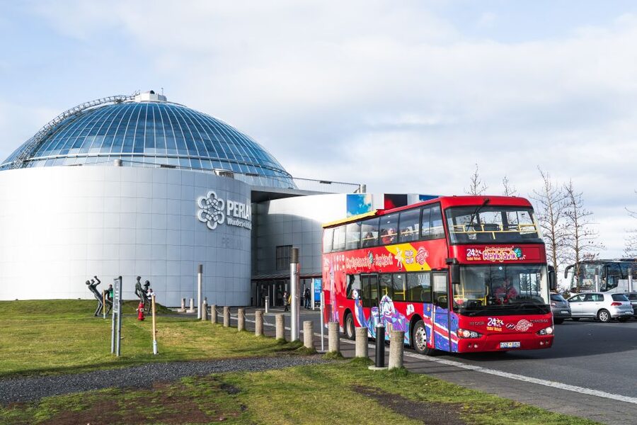 Reykjavík: Hop-On Hop-Off Bus and Perlan Museum Entry Ticket - The central Reykjavík stops are best for a first circuit
