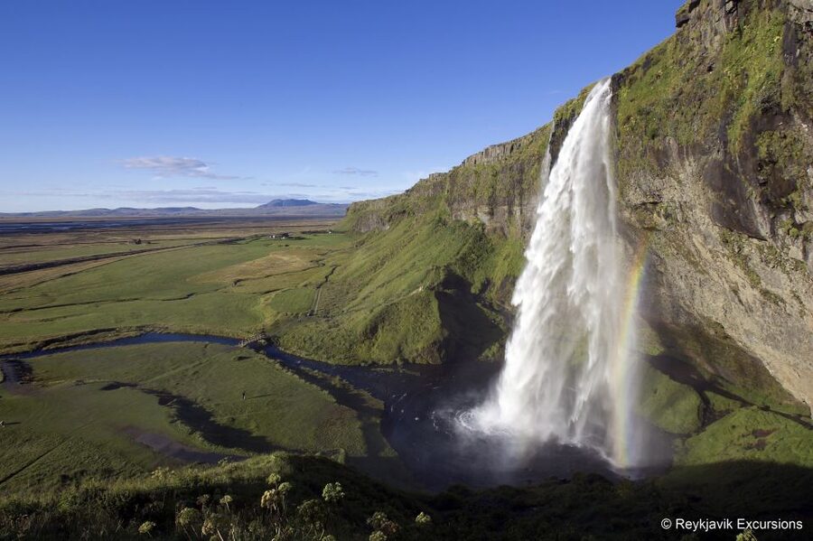 Reykjavik: Iceland South Coast & Glacier Snowmobile Tour - How the guides affect the day
