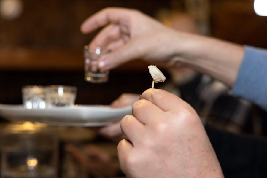 Reykjavik: Icelandic Food Tour - A short Reykjavik walk between the plates