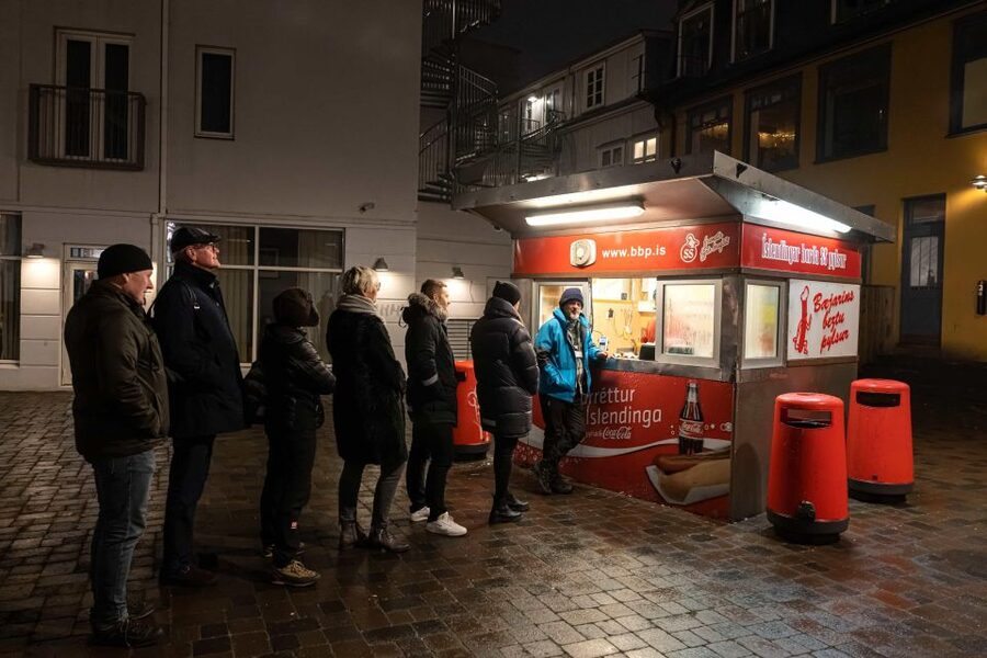 Reykjavik: Icelandic Food Tour - Second restaurant: cod, fish and familiar Icelandic flavors