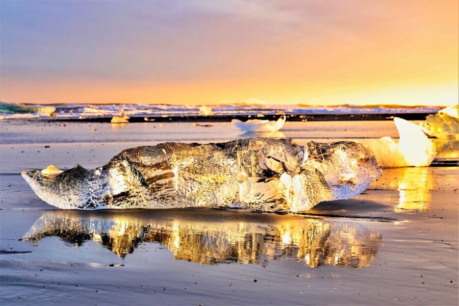 Reykjavik: Jokulsarlon Glacier Lagoon Full-Day Guided Trip - Hvolsvöllur and Kirkjubæjarklaustur: useful breaks, not main attractions